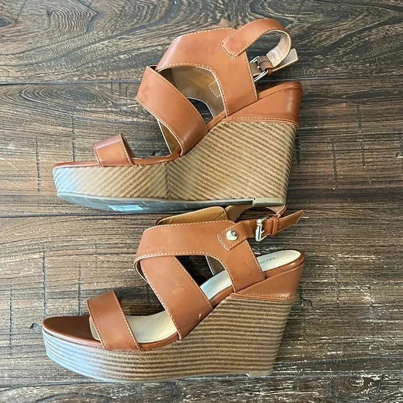 Marc Fisher Leather Platform Wedge Sandals Cognac Brown Women’s Size 9.5 - Picture 5 of 9